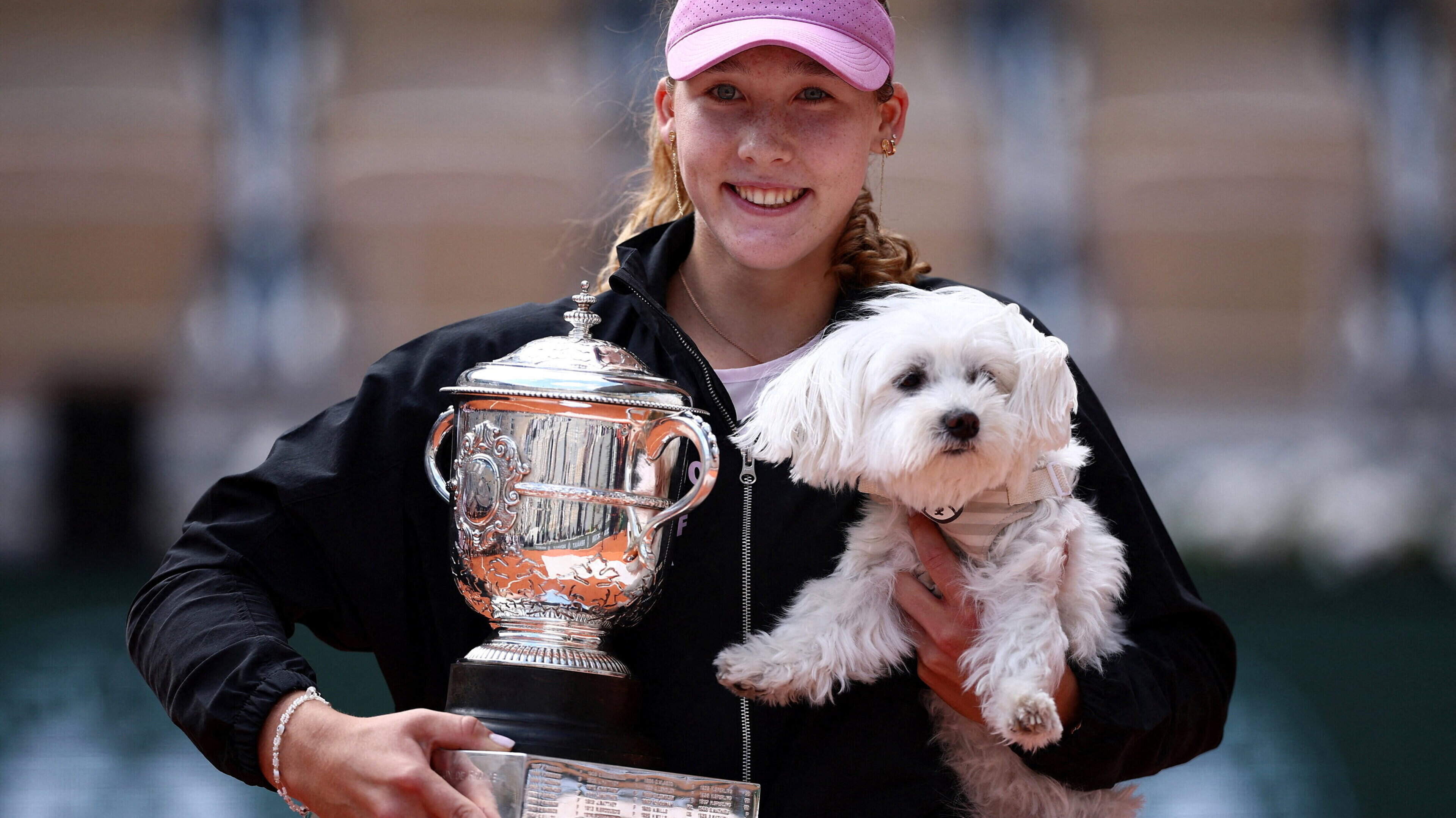 No fairytale ending for Maja Chwalinska as Mirra Andreeva wins French Open to claim first grand slam title